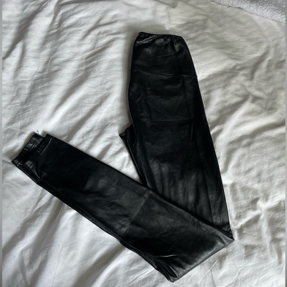 SOLD | 🏷️ Aritzia Wilfred Daria High Waisted Leggings - Picture 5 of 8